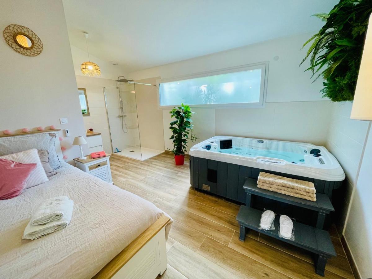 Les Jardins Du Castelas - Piscines, Jardins Et Spas Privatifs ユショー エクステリア 写真