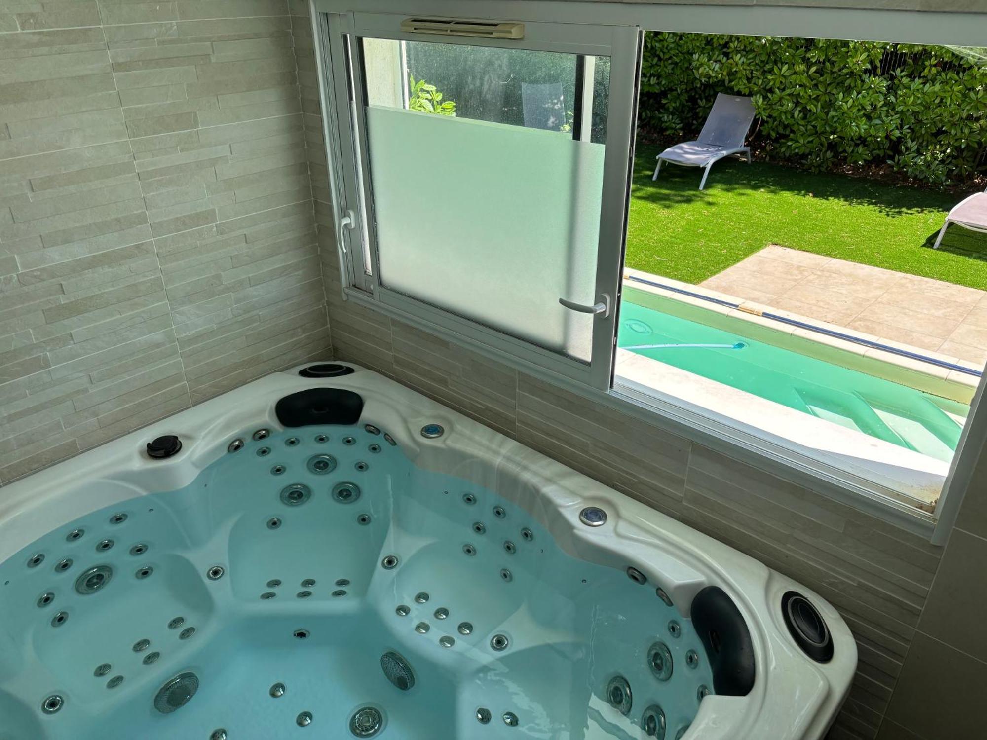 Les Jardins Du Castelas - Piscines, Jardins Et Spas Privatifs ユショー エクステリア 写真